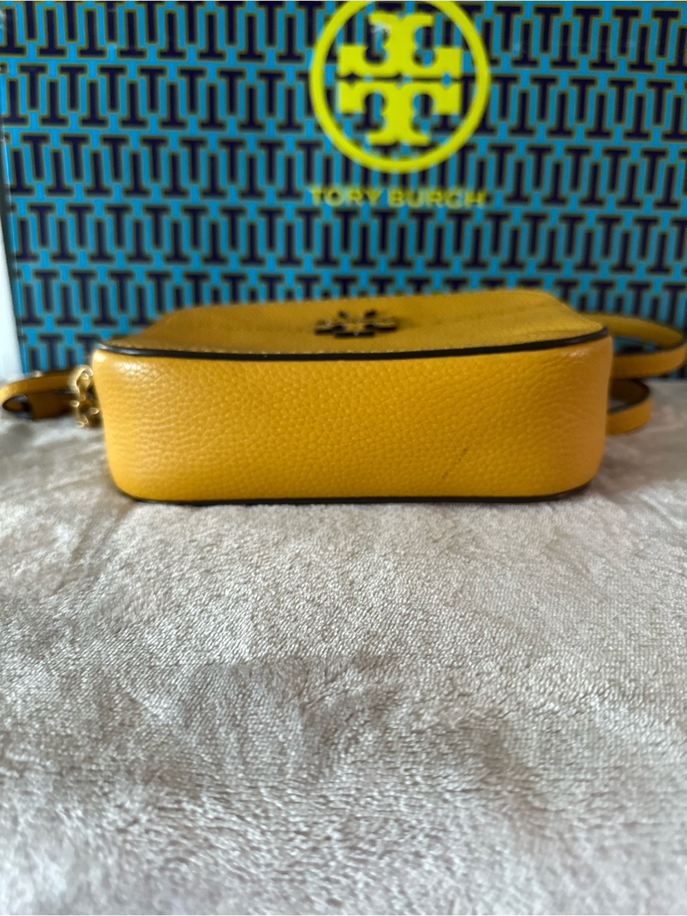 Tory Burch Bright Yellow Pebbled Leather Camera Crossbody - Picture 7 of 8